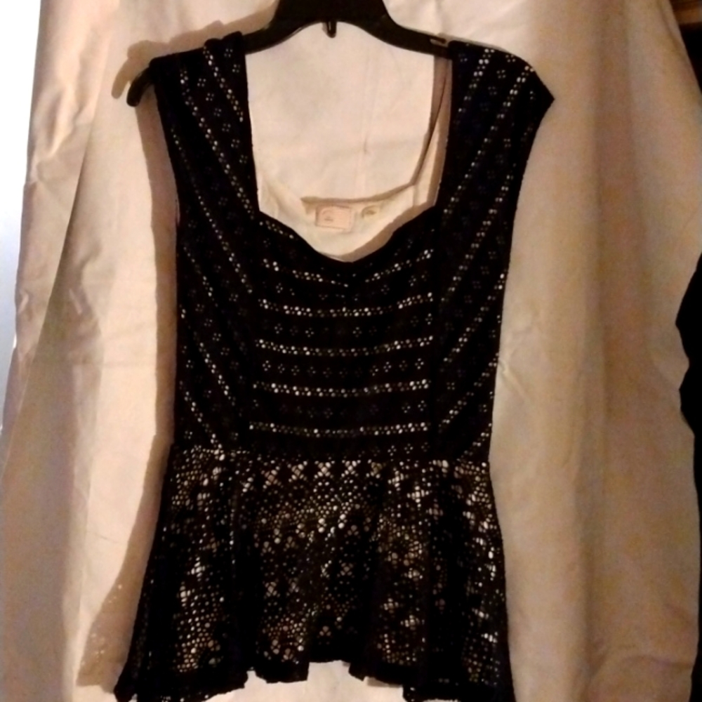 Anthropologie ladies black lace, fully lined blouse. Size Med.